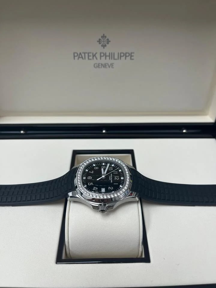 Patek Philippe Aquanaut Luce Black Dial Steel Case With Diamonds — photo 5