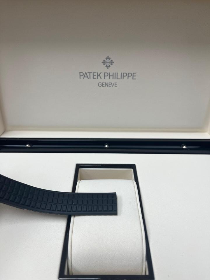 Patek Philippe Aquanaut Luce Black Dial Steel Case With Diamonds — photo 8