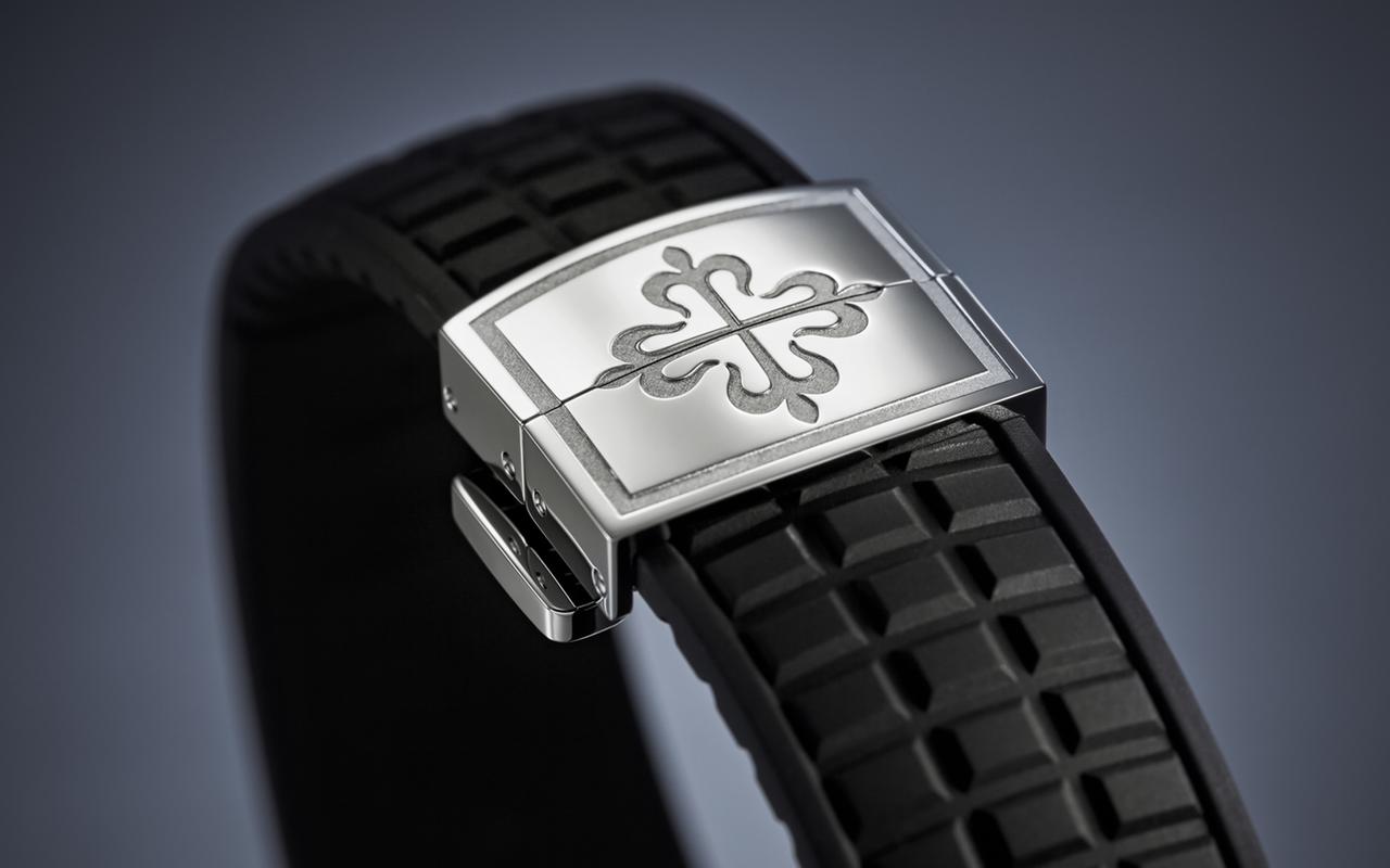 Patek Philippe Aquanaut Luce Black Dial Steel Case With Diamonds — photo 13