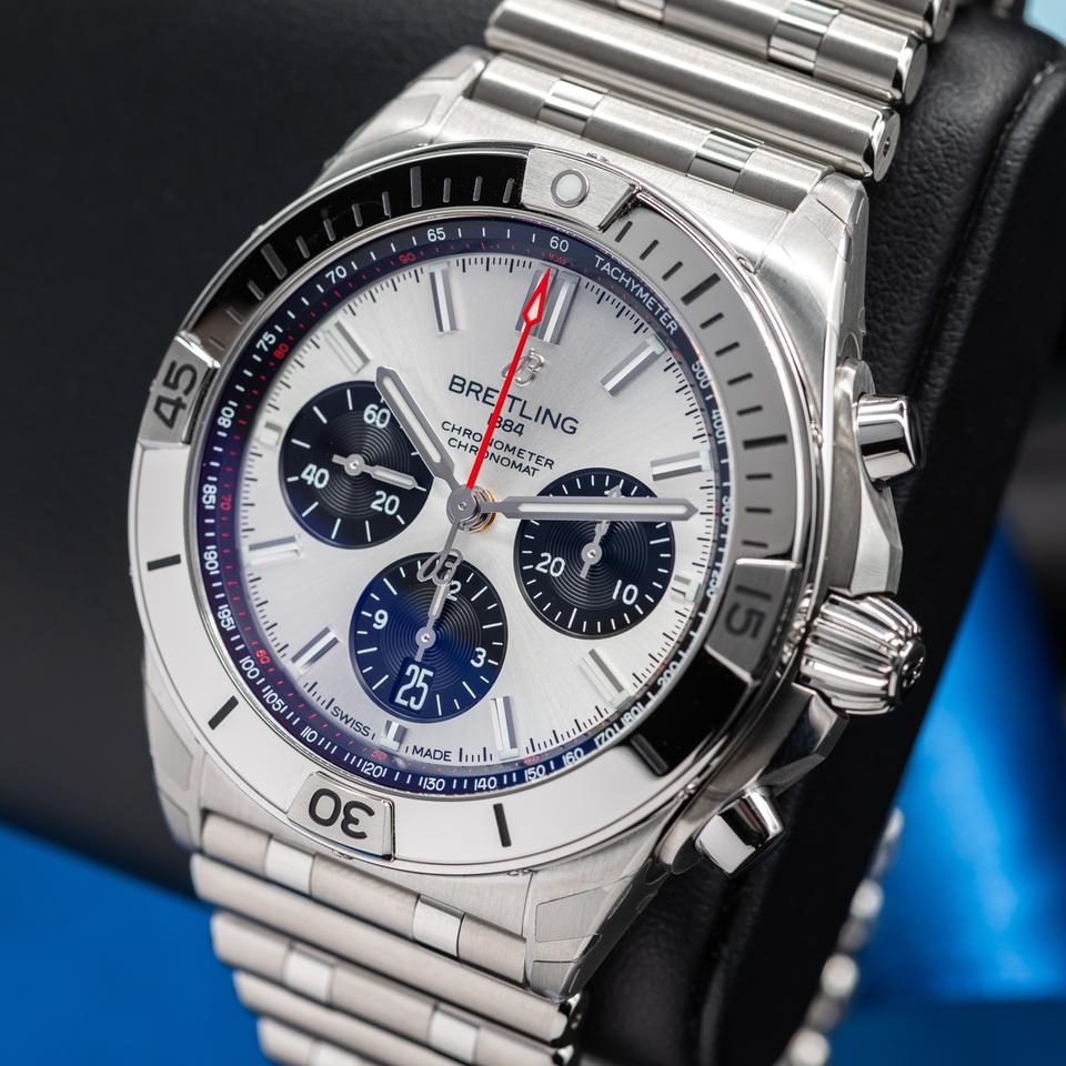 Breitling Chronomat 42 2026 Breitling Chronomat B01 42 Chronograph Silver Dial Men's AB0158101A1A1 NEW and UNWORN — photo 3
