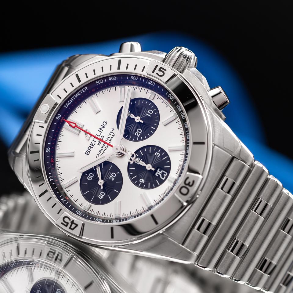 Breitling Chronomat 42 2026 Breitling Chronomat B01 42 Chronograph Silver Dial Men's AB0158101A1A1 NEW and UNWORN — photo 6