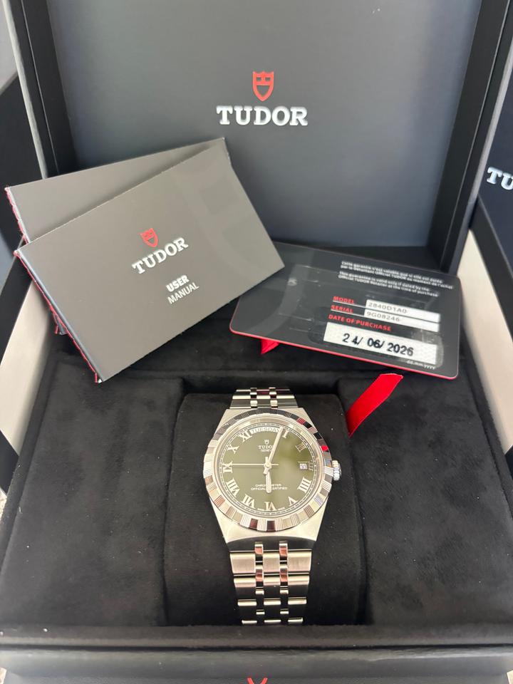 Tudor Royal Box and papers — photo 10