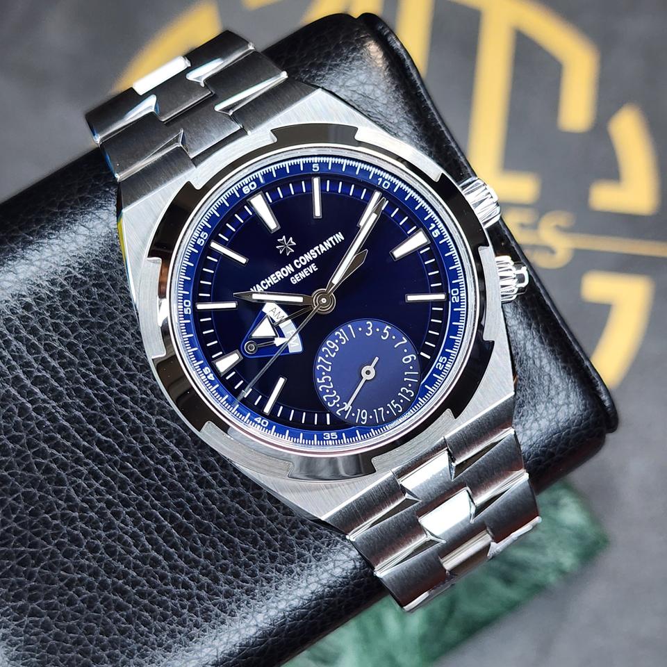 Vacheron Constantin Overseas Dual Time IN STOCK | Overseas | 7900v | Blue Dial | Dual Time | B&amp;P — photo 4