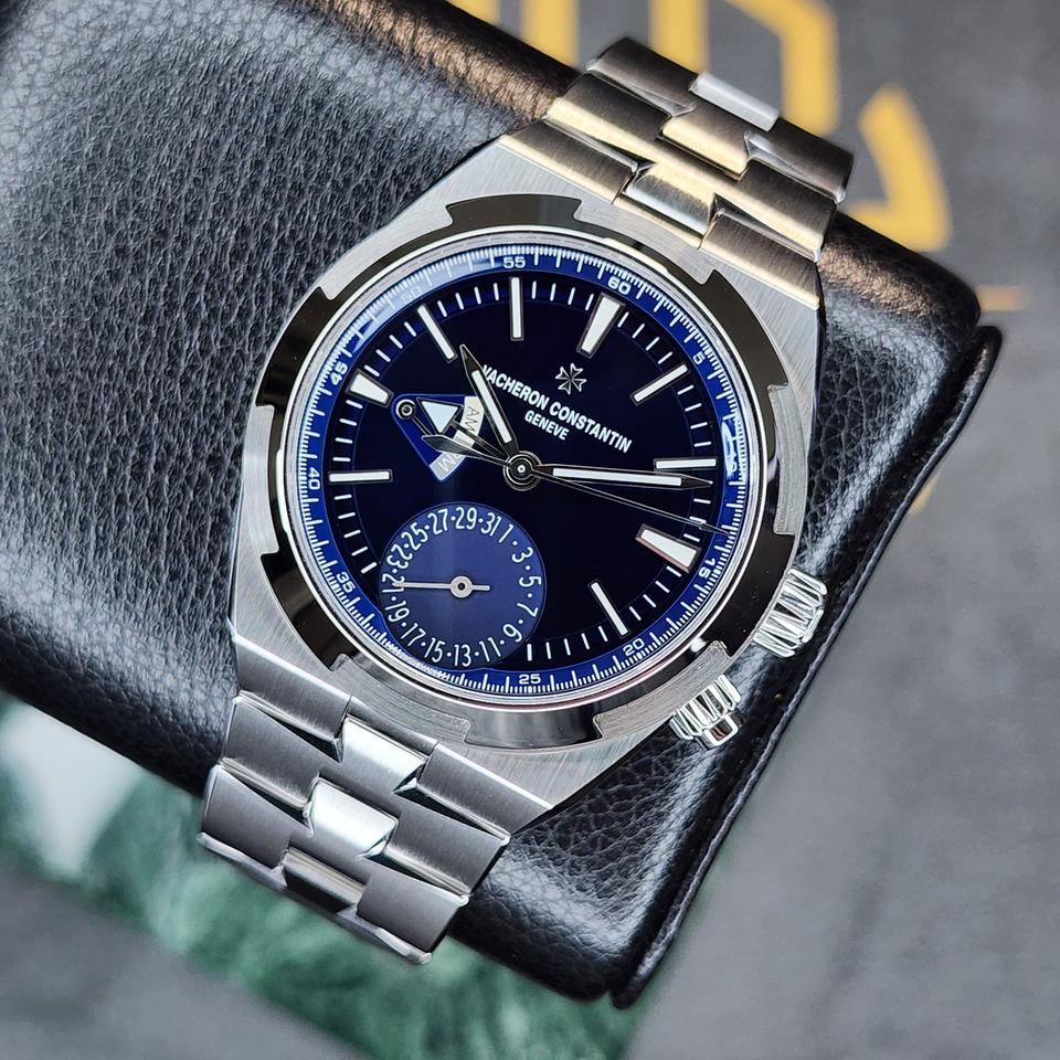 Vacheron Constantin Overseas Dual Time IN STOCK | Overseas | 7900v | Blue Dial | Dual Time | B&amp;P — photo 5