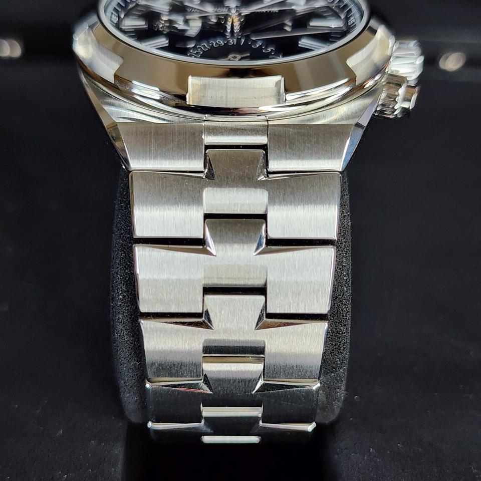 Vacheron Constantin Overseas Dual Time IN STOCK | Overseas | 7900v | Blue Dial | Dual Time | B&amp;P — photo 12