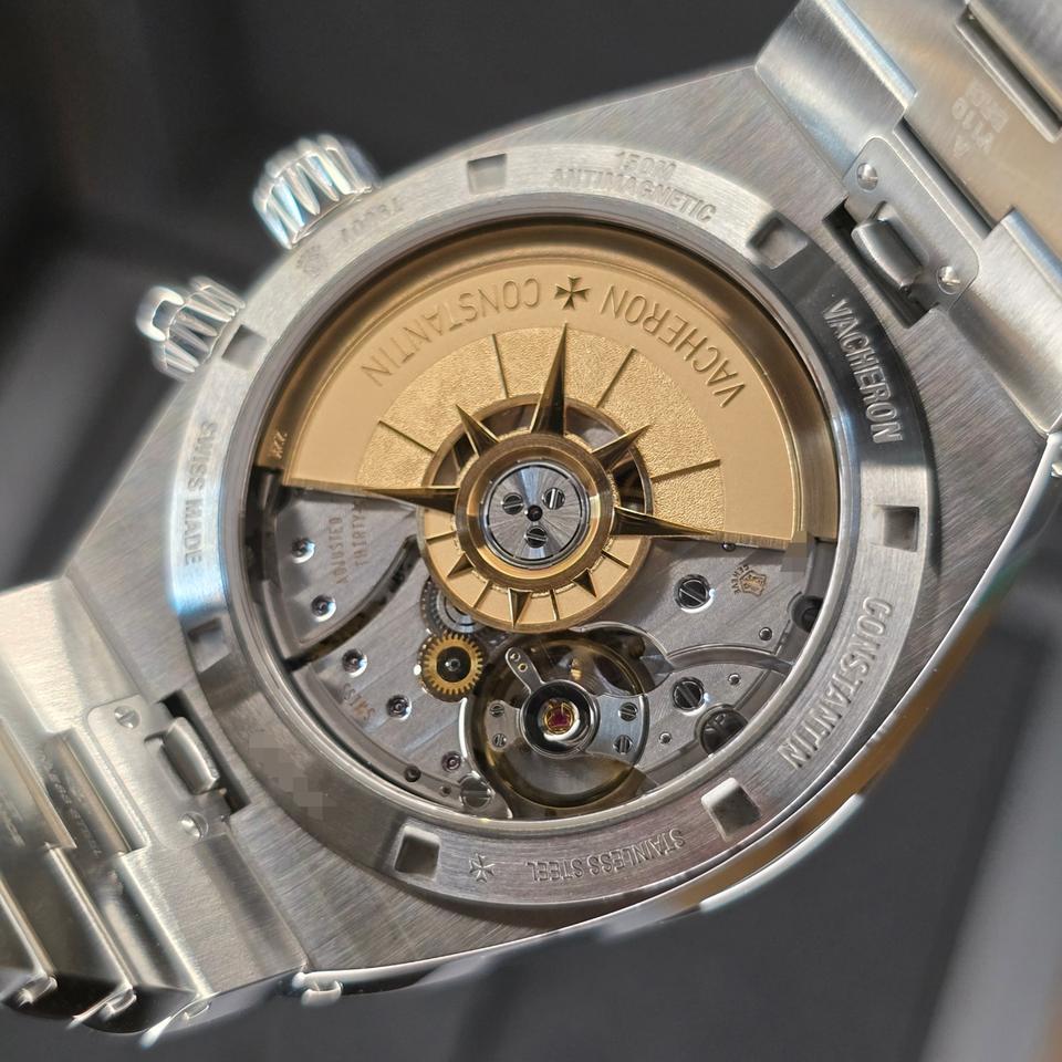 Vacheron Constantin Overseas Dual Time IN STOCK | Overseas | 7900v | Blue Dial | Dual Time | B&amp;P — photo 16