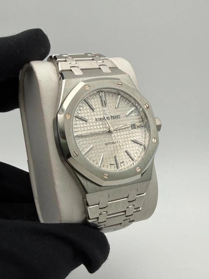 Audemars Piguet Royal Oak Selfwinding 15400ST.OO.1220ST.02 — photo 2