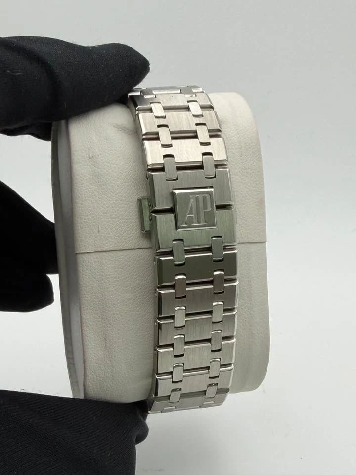 Audemars Piguet Royal Oak Selfwinding 15400ST.OO.1220ST.02 — photo 6