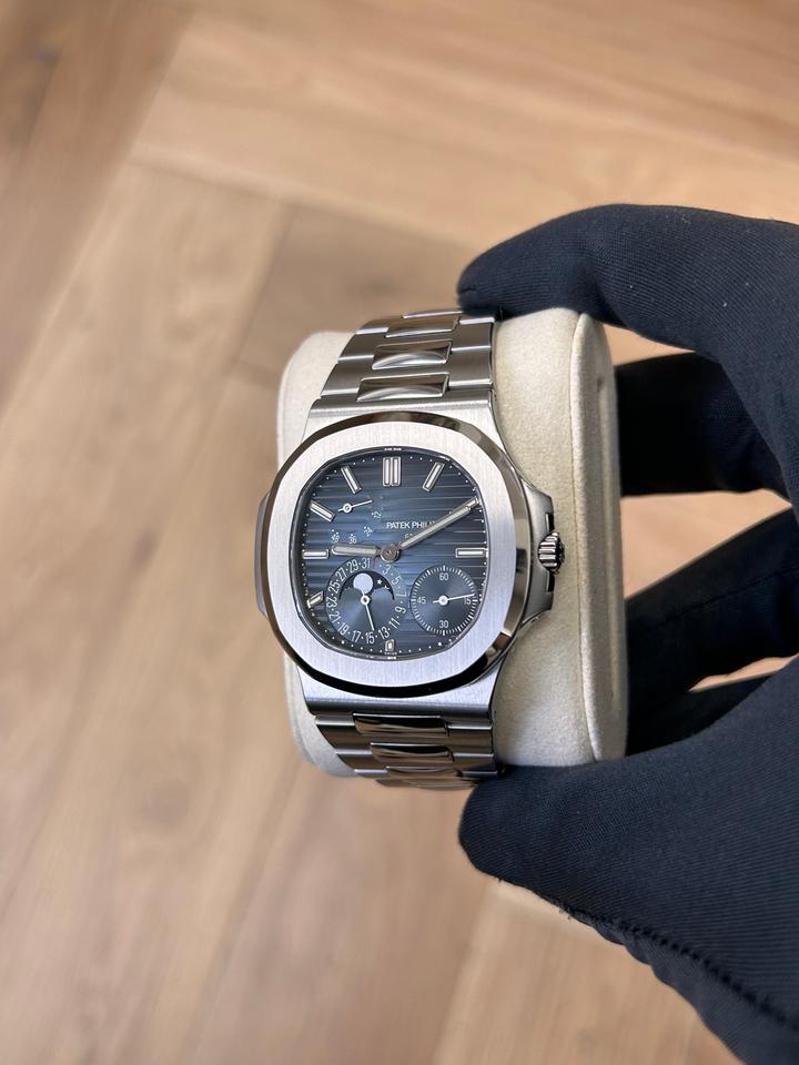 Patek Philippe Nautilus 2024 New Buckle 5712/1A — photo 2