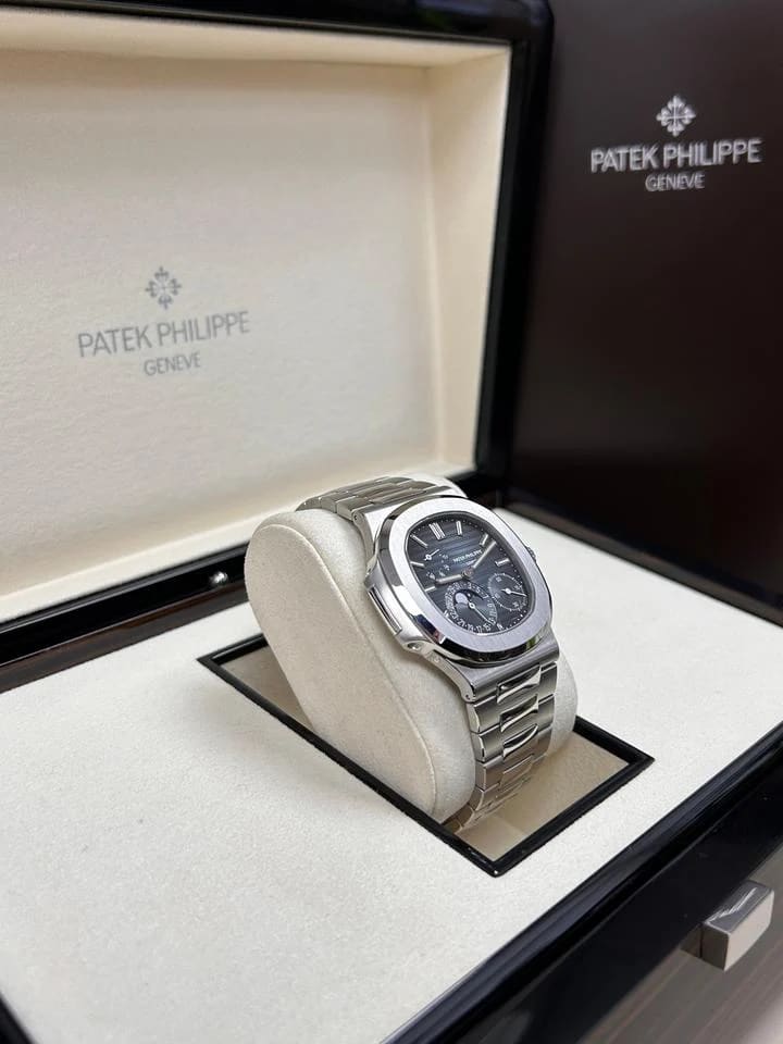 Patek Philippe Nautilus 2024 New Buckle 5712/1A — photo 3