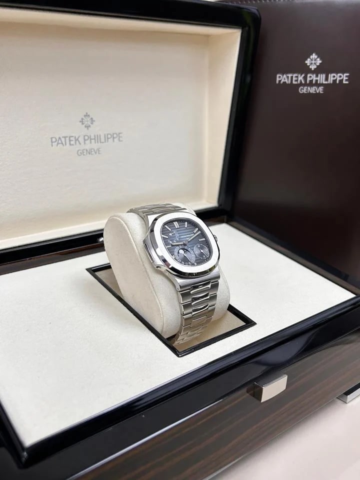 Patek Philippe Nautilus 2024 New Buckle 5712/1A — photo 6