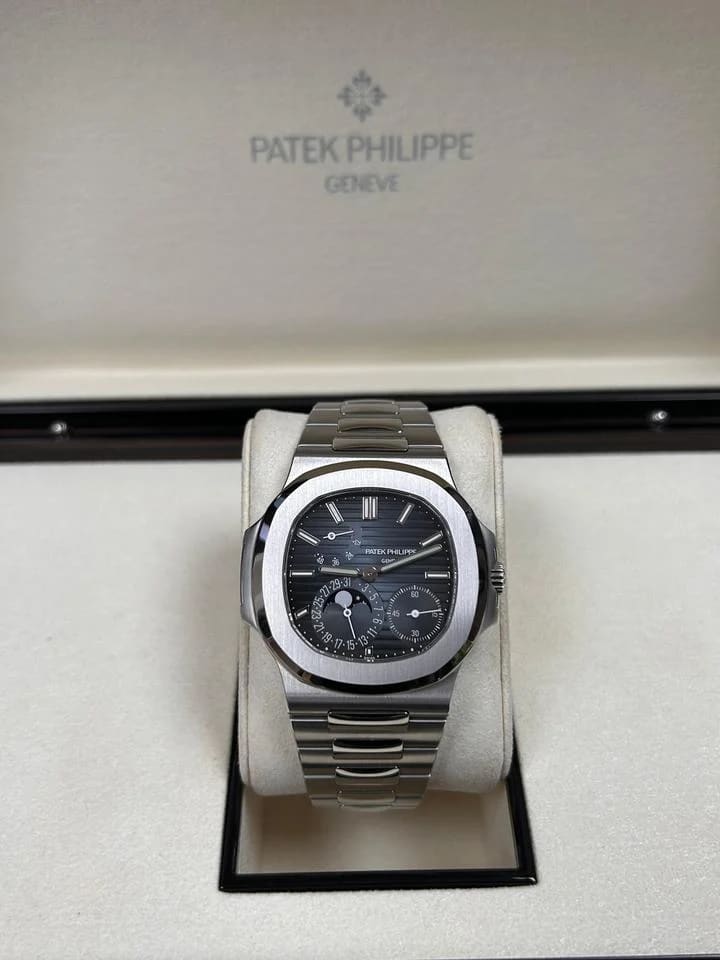 Patek Philippe Nautilus 2024 New Buckle 5712/1A — photo 7