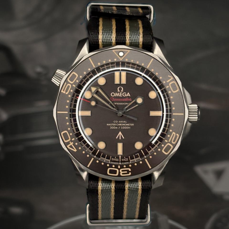 Omega Seamaster Diver 300 M 007 2022 NTTD No Time To Die 210.92.42.20.01.001 NATO B&amp;P