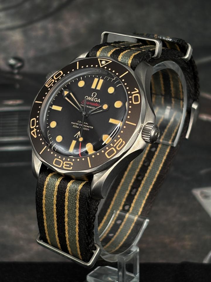 Omega Seamaster Diver 300 M 007 2022 NTTD No Time To Die 210.92.42.20.01.001 NATO B&amp;P — photo 2
