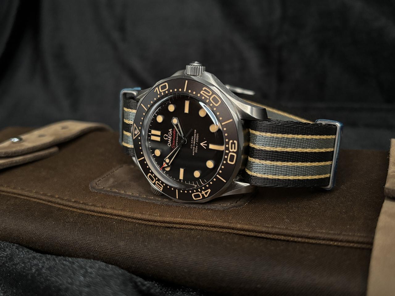 Omega Seamaster Diver 300 M 007 2022 NTTD No Time To Die 210.92.42.20.01.001 NATO B&amp;P — photo 9
