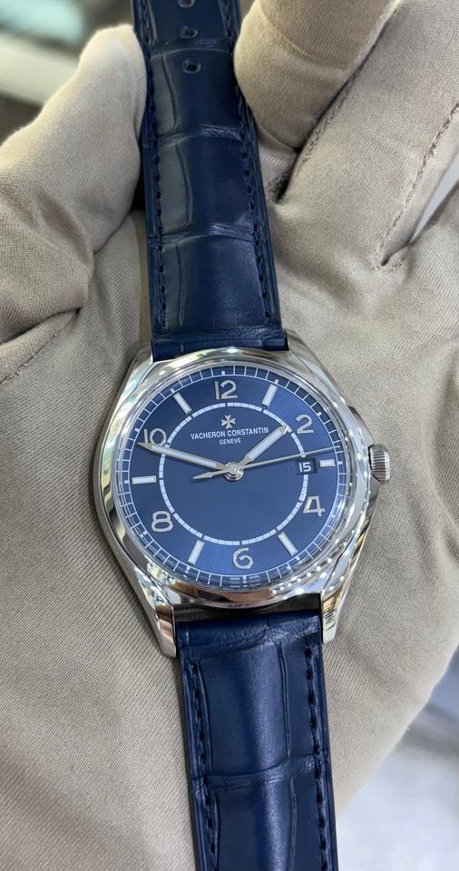 Vacheron Constantin Fiftysix 40mm Blue Dial Stainless Steel Automatic 4600E MINT Condition Full Set 2024 — photo 3
