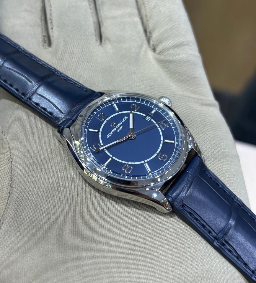 Vacheron Constantin Fiftysix 40mm Blue Dial Stainless Steel Automatic 4600E MINT Condition Full Set 2024 — photo 4
