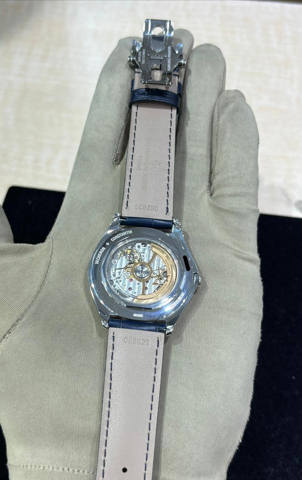 Vacheron Constantin Fiftysix 40mm Blue Dial Stainless Steel Automatic 4600E MINT Condition Full Set 2024 — photo 8