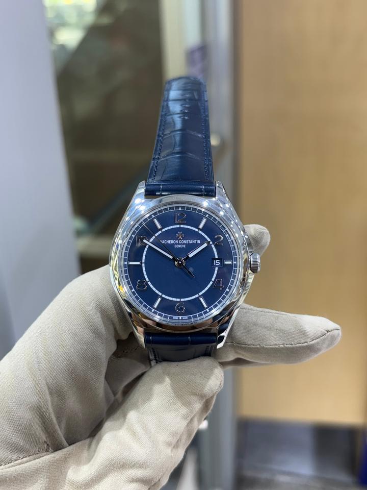 Vacheron Constantin Fiftysix 40mm Blue Dial Stainless Steel Automatic 4600E MINT Condition Full Set 2024 — photo 9