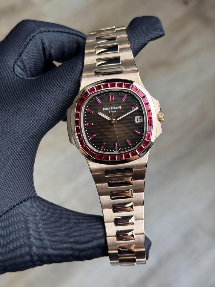 Patek Philippe Nautilus Brown Rubies Bracelet Preowned 2017 5723/112R-001