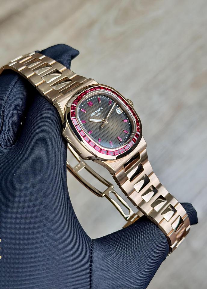 Patek Philippe Nautilus Brown Rubies Bracelet Preowned 2017 5723/112R-001 — photo 2