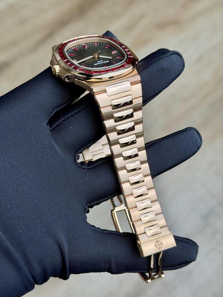 Patek Philippe Nautilus Brown Rubies Bracelet Preowned 2017 5723/112R-001 — photo 5