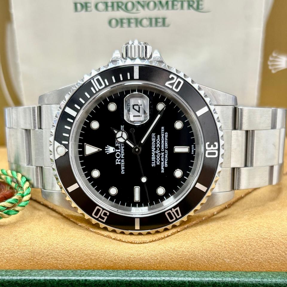 Rolex Submariner Date 16610 40mm Black Dial Box + Papers