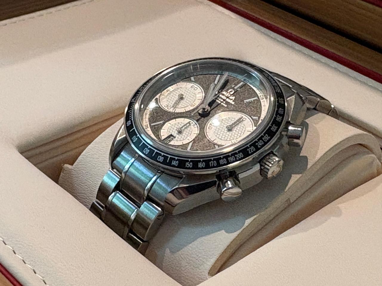 Omega Speedmaster Racing Reverse Panda Chronograph 40mm — photo 4