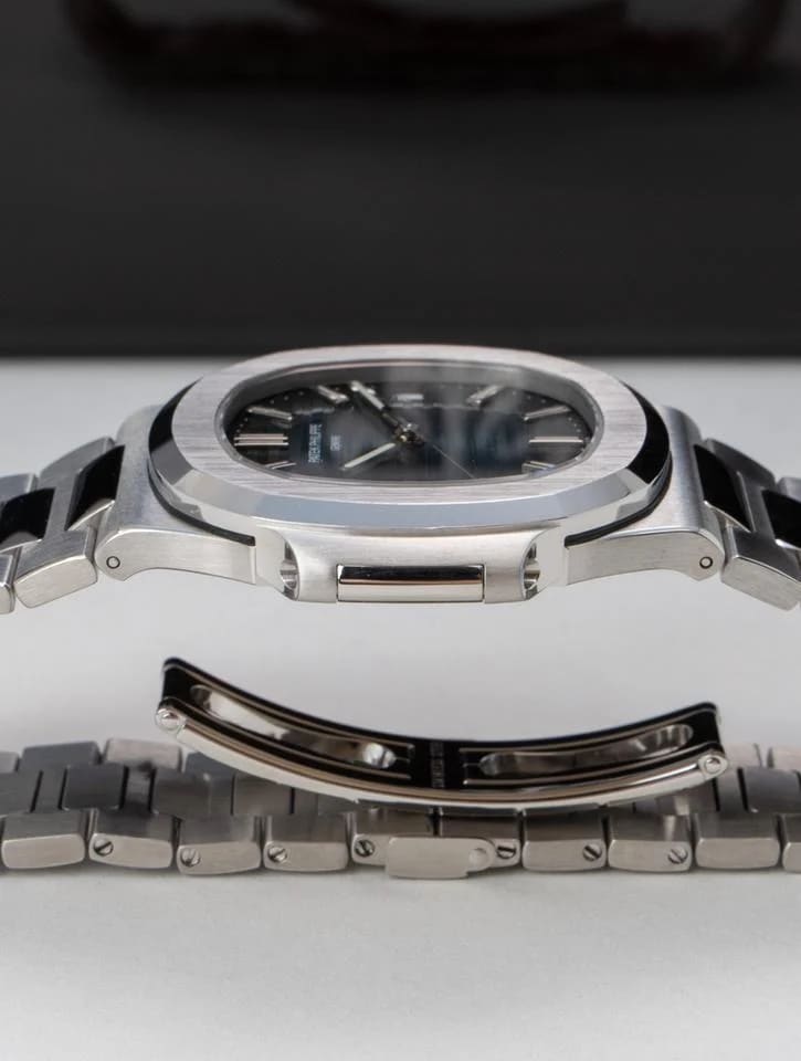 Patek Philippe Nautilus 5711/1A-010 — photo 9