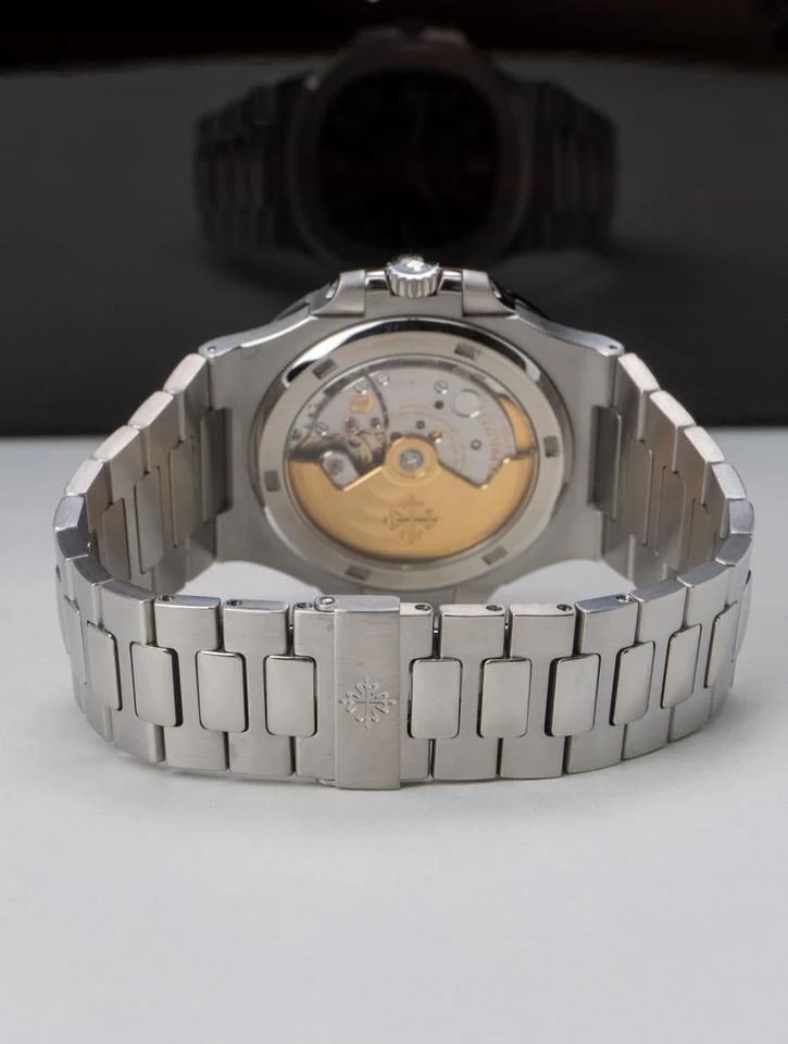 Patek Philippe Nautilus 5711/1A-010 — photo 12