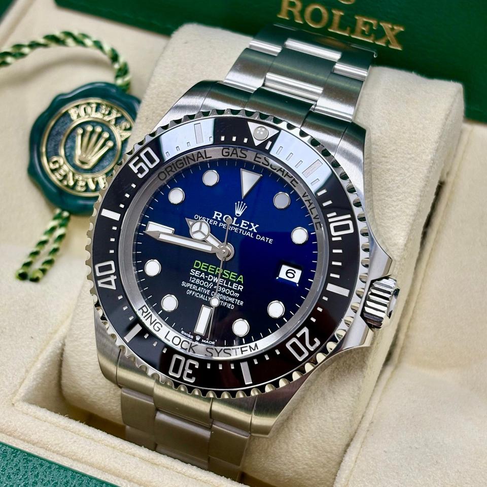 Rolex Sea-Dweller Deepsea 136660 Blue and Black James Cameron Dial + Box