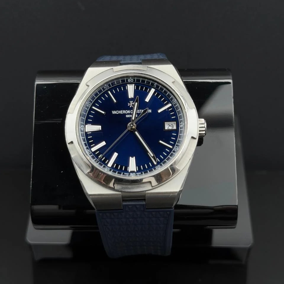 Vacheron Constantin Overseas Sunburst blue dial complete set