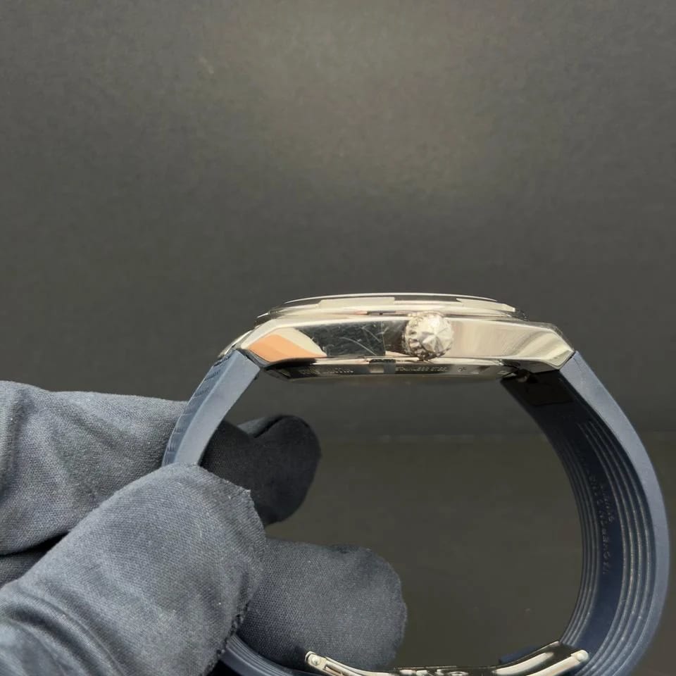 Vacheron Constantin Overseas Sunburst blue dial complete set — photo 7