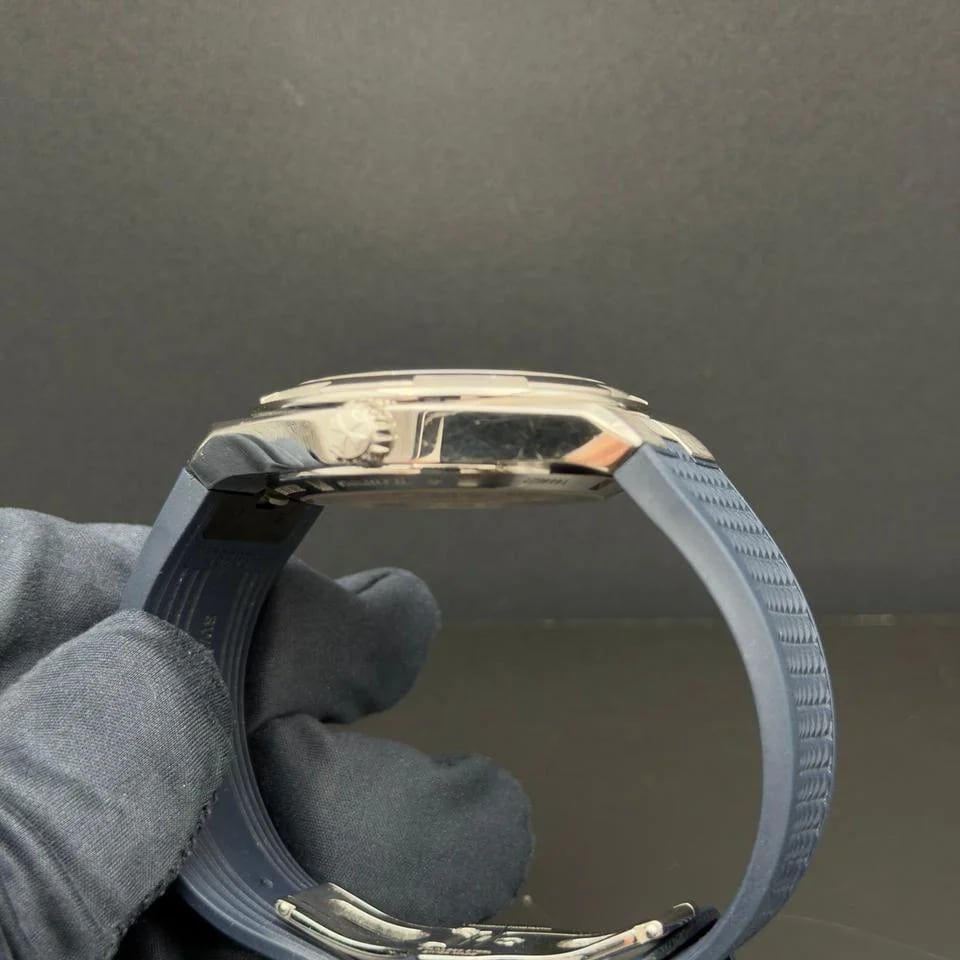 Vacheron Constantin Overseas Sunburst blue dial complete set — photo 8