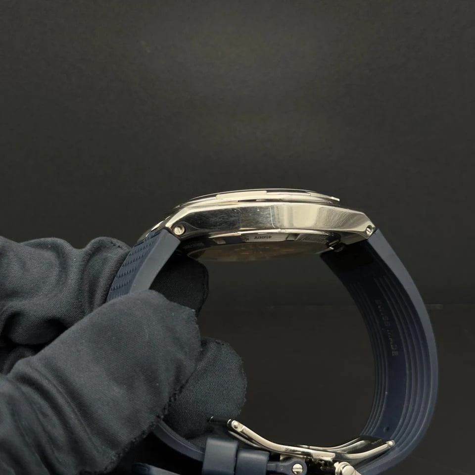 Vacheron Constantin Overseas Sunburst blue dial complete set — photo 10