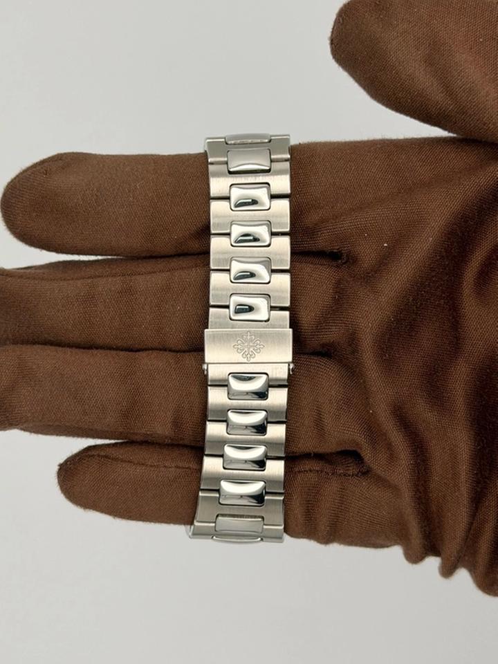 Patek Philippe Nautilus 1978 Nautilus 40mm Stainless Steel 3700 — photo 7