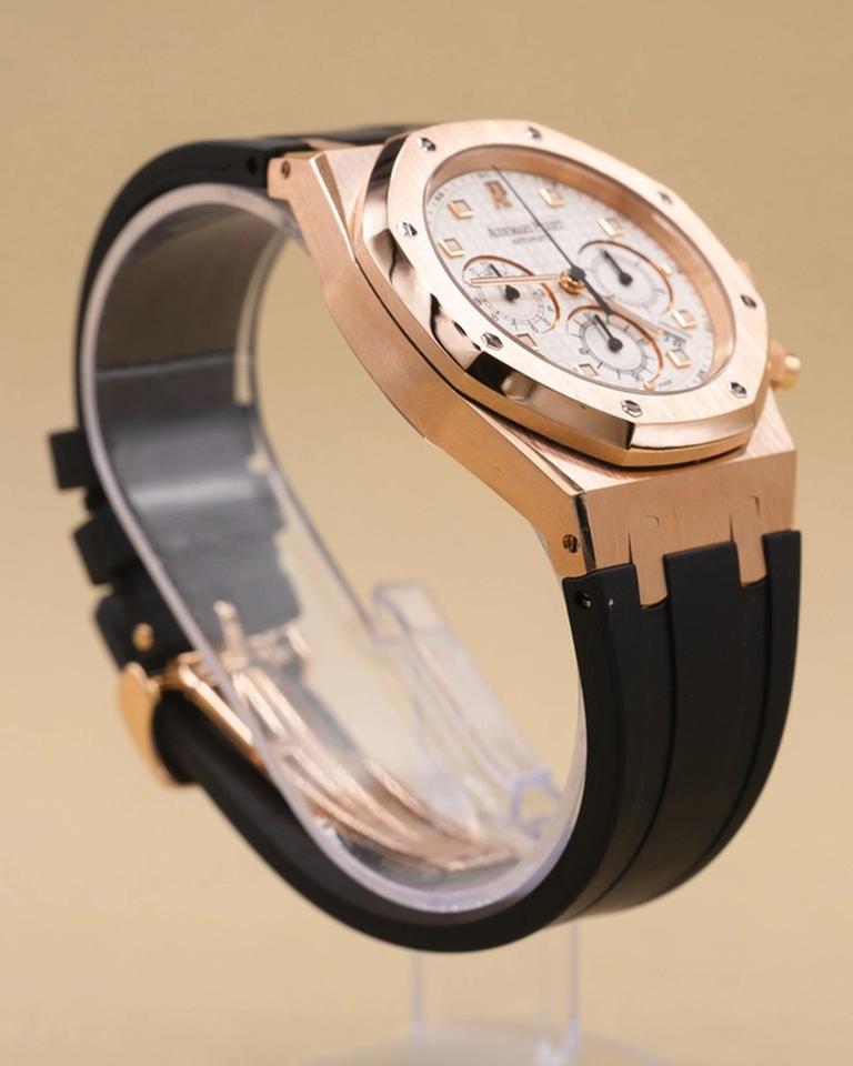 Audemars Piguet Royal Oak Chronograph 2008 Silver Dial on Black Rubber Strap 26022OR.OO.D088CR.01 — photo 4
