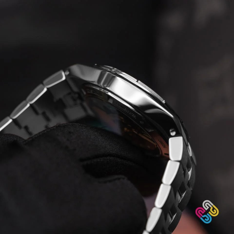 Vacheron Constantin Overseas 41mm Black Dial Complete Set + Serialized Hang Tag | Excellent Unpolished — photo 15