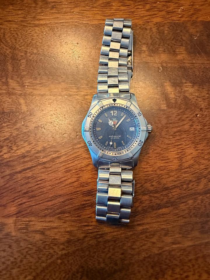 TAG Heuer 2000 Quartz Professional
