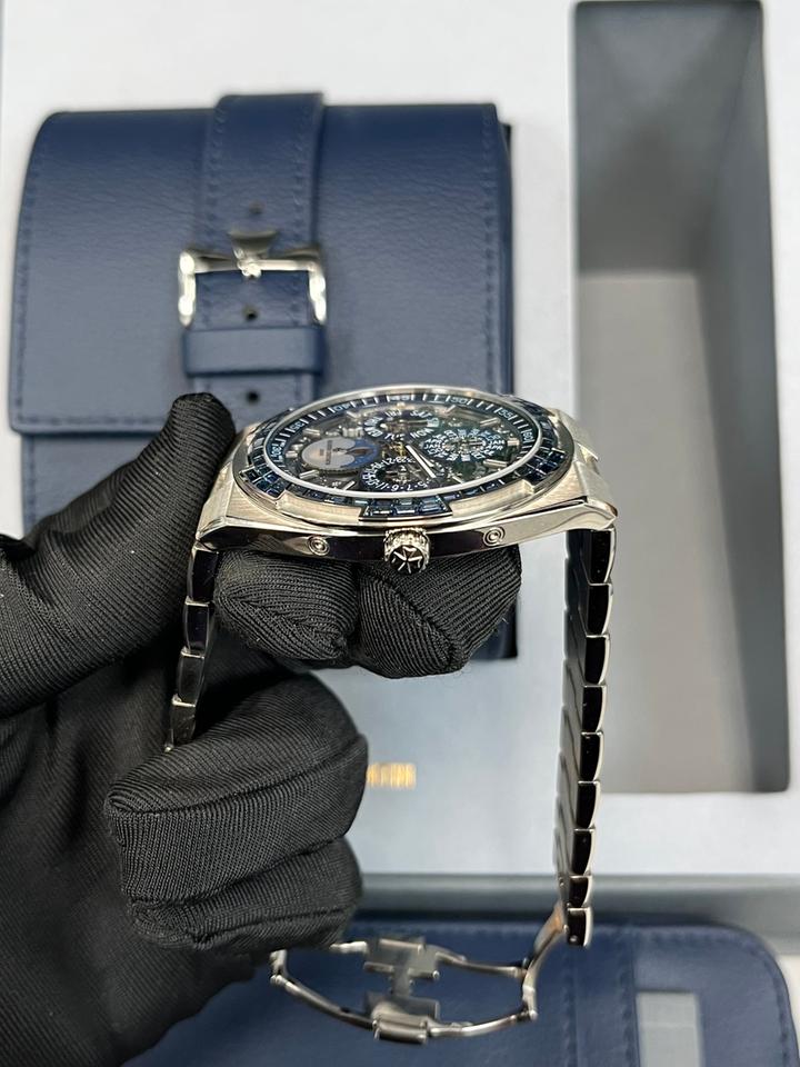 Vacheron Constantin Overseas Perpetual Calendar Ultra-Thin Skeleton 41.5mm 18K White Gold Skeleton Dial Sapphire Bezel (Ref# 4307V/220G-236C) — photo 8