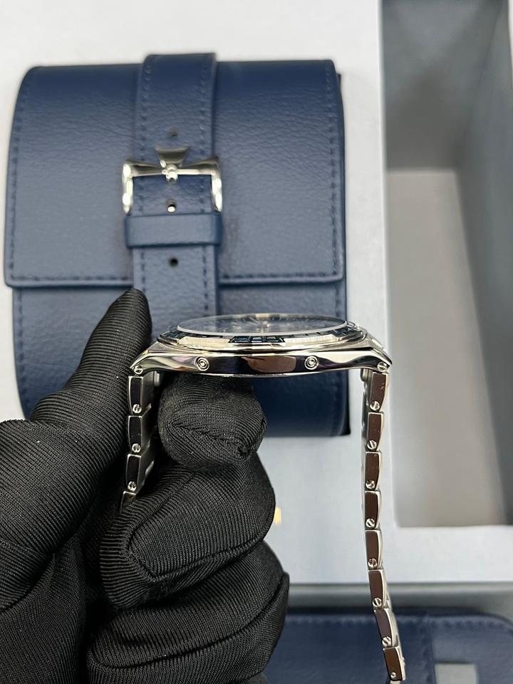 Vacheron Constantin Overseas Perpetual Calendar Ultra-Thin Skeleton 41.5mm 18K White Gold Skeleton Dial Sapphire Bezel (Ref# 4307V/220G-236C) — photo 9
