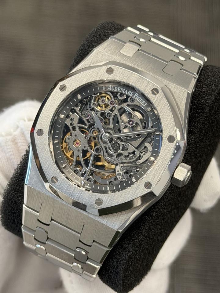Audemars Piguet Royal Oak Selfwinding Skeleton Full Set Excellent Condition 39MM Open Worked