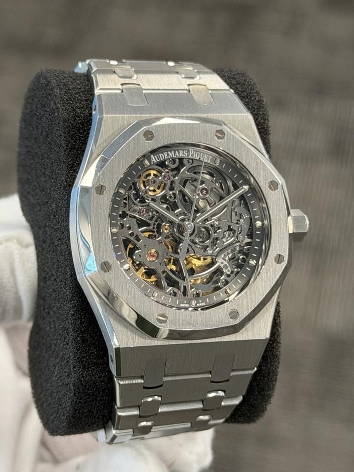 Audemars Piguet Royal Oak Selfwinding Skeleton Full Set Excellent Condition 39MM Open Worked — photo 4
