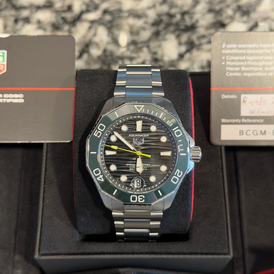 TAG Heuer Aquaracer Professional 300 Date Complete Set - Full Links Box Papers