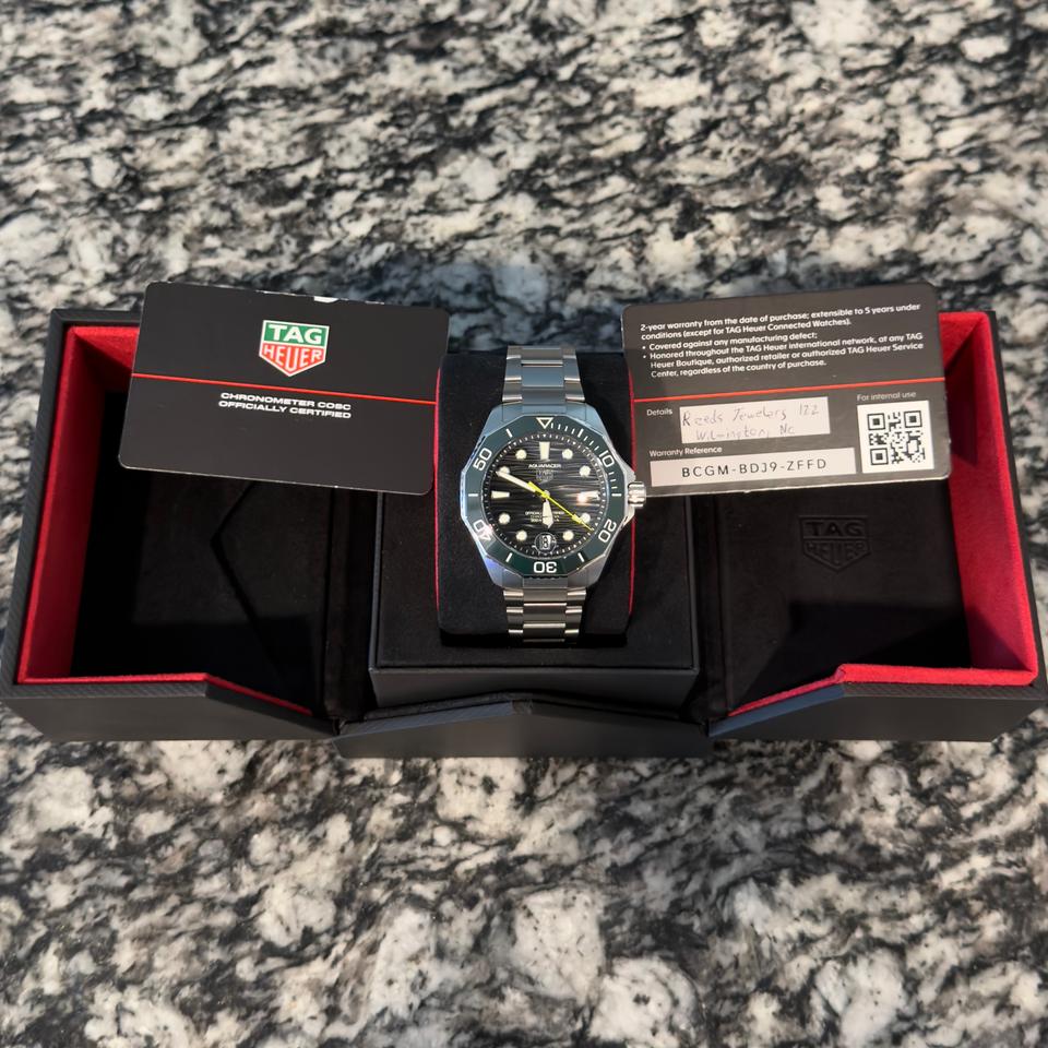 TAG Heuer Aquaracer Professional 300 Date Complete Set - Full Links Box Papers — photo 2