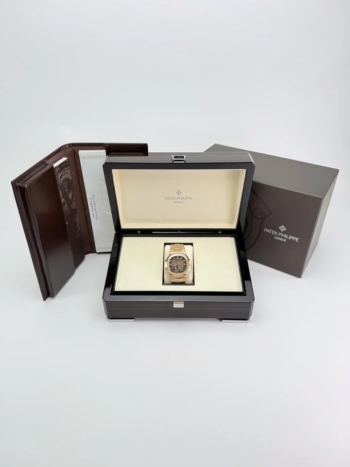 Patek Philippe Nautilus 40 Moon Phase Brown Index Preowned 2024 5712/1R-001 — photo 2