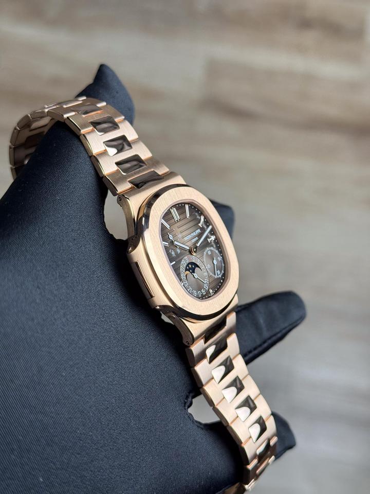 Patek Philippe Nautilus 40 Moon Phase Brown Index Preowned 2024 5712/1R-001 — photo 3