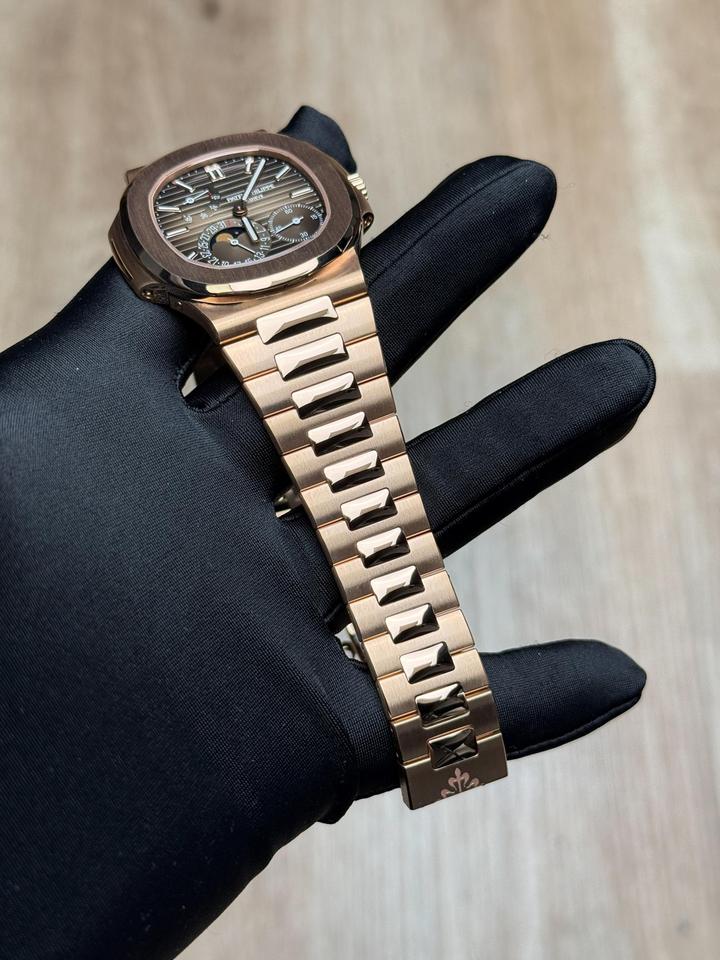 Patek Philippe Nautilus 40 Moon Phase Brown Index Preowned 2024 5712/1R-001 — photo 7