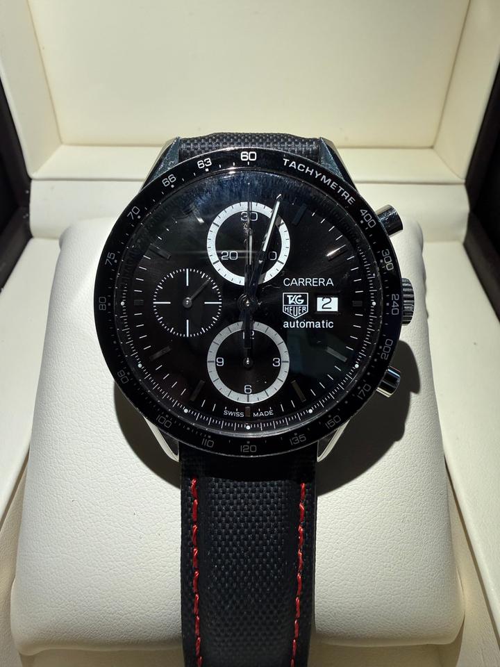 TAG Heuer Carrera Second Owner. Original box. Tag steel band links pins