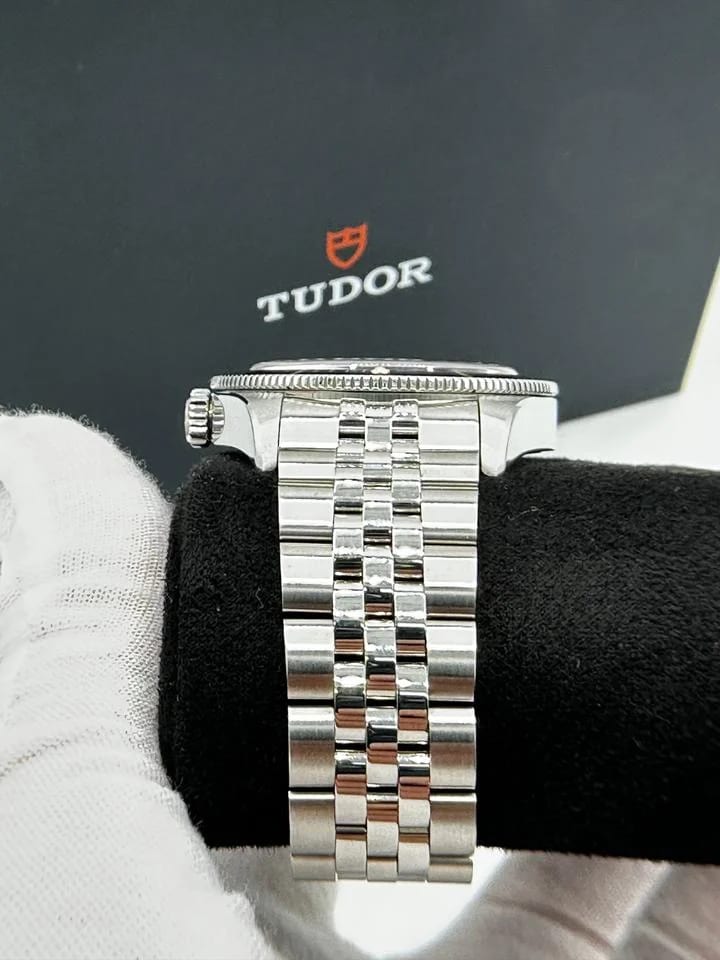 Tudor Black Bay 58 Pristine Full Kit May 2026 — photo 4